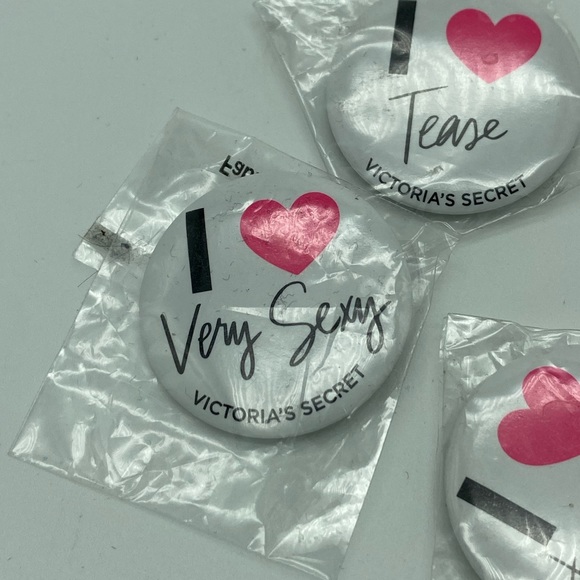 🔥5 for $20🔥 THREE Rare Collectible Victoria’s Secret Button Pins - SEALED - Picture 5 of 8